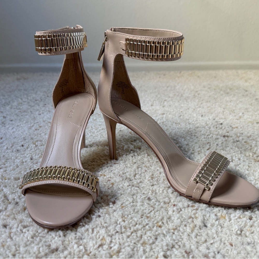 Kendall + Kylie Nude Heeled Sandal with Gold Accents, Size 7 - Picture 13 of 15